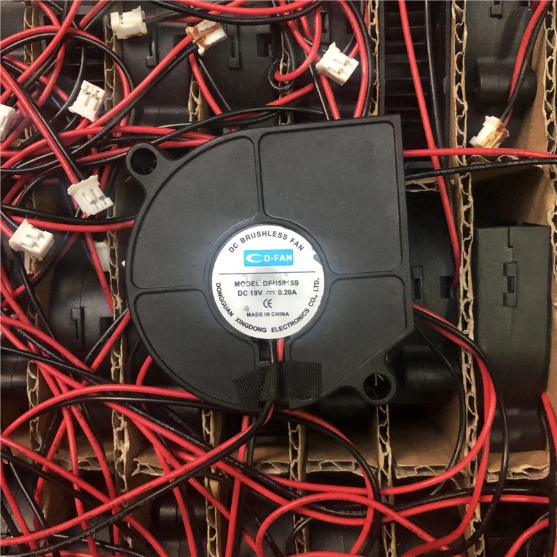 New D-FAN 5015 воздуходувка 19V 0.20A большое открытие 5 см DFH5015S 3,5*1,5 см
New D-FAN 5015 воздуходувка 19V 0.20A большое открытие 5 см DFH5015S 3,5*1,5 см