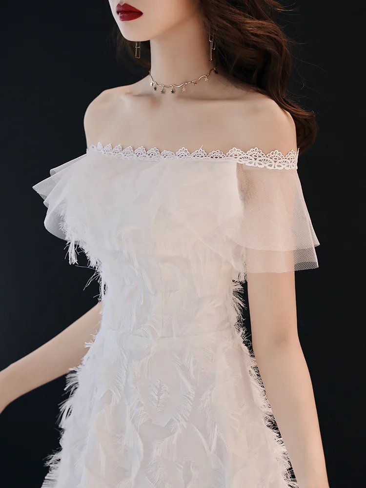 Lady White Exquisite Formal Party Dress Sweet Ruffles Trim Temperament Banquet Gown Elegant Slash Neck Feathers Pleated Dresses
Lady White Exquisite Formal Party Dress Sweet Ruffles Trim Temperament Banquet Gown Elegant Slash Neck Feathers Pleated Dresses
