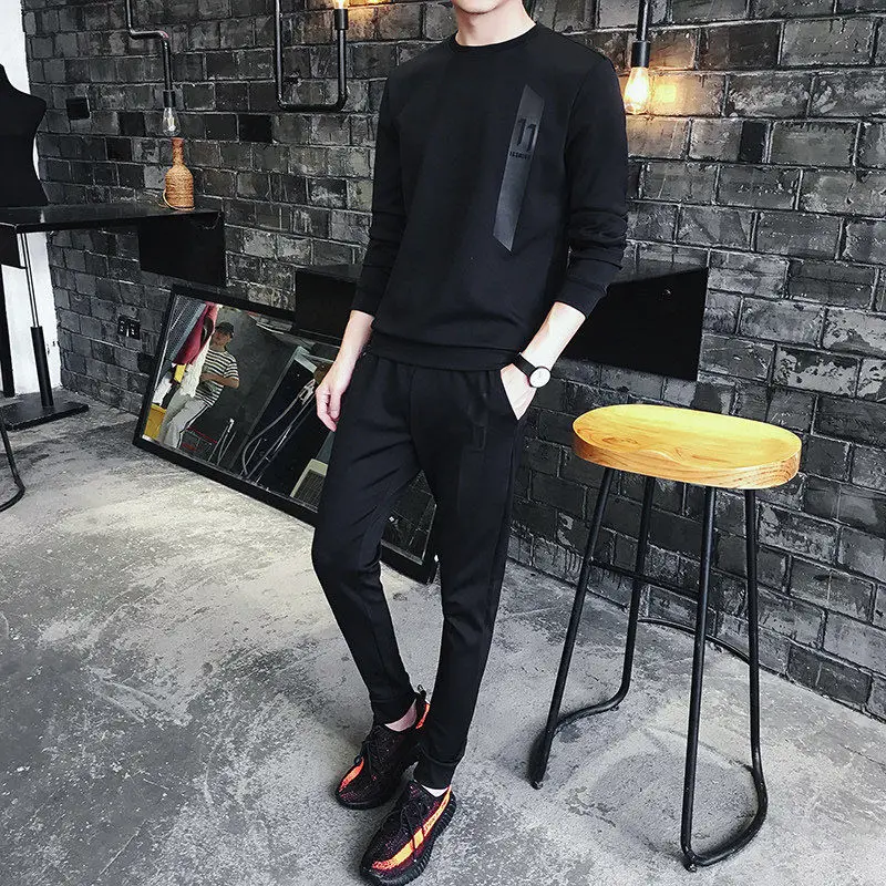 Spring and autumn 2020 new suit sports casual men's two piece suit large and handsome sweater trend versatile men's wear
Spring and autumn 2020 new suit sports casual men's two piece suit large and handsome sweater trend versatile men's wear