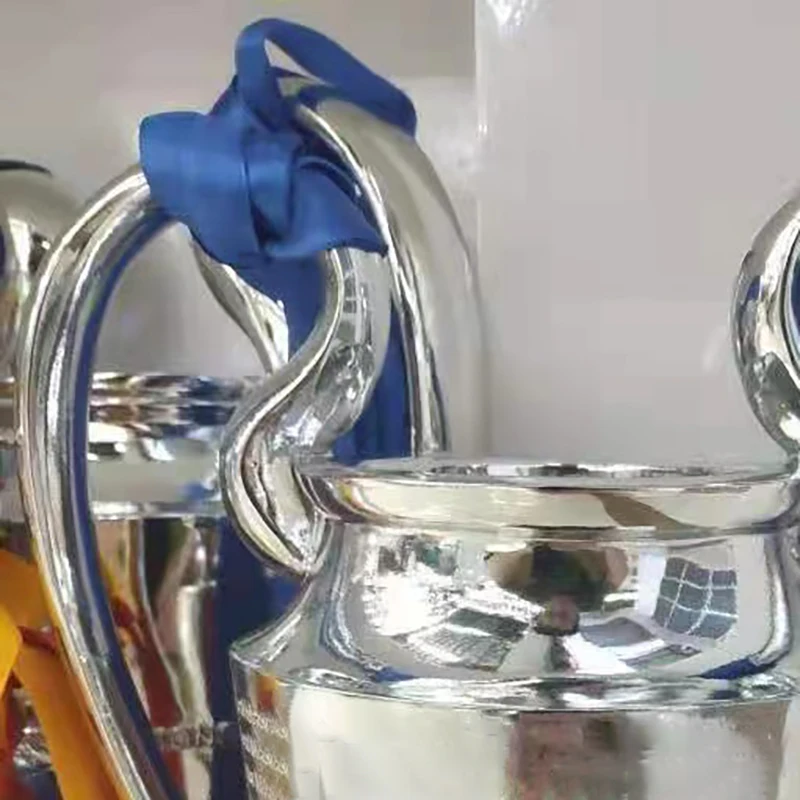16cm/32cm 2021 New Chelsea Football Trophy Replica European Champions Cup Trophy Souvenirs Resin Soccer Trophies Fans Collection
16cm/32cm 2021 New Chelsea Football Trophy Replica European Champions Cup Trophy Souvenirs Resin Soccer Trophies Fans Collection