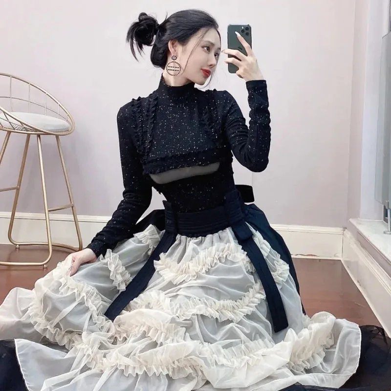 Turtleneck Black Lace Patchwork Long-Sleeved One-Piece Top Hollow Designer Stitching Slim Bottoming Shirt Winter New
Turtleneck Black Lace Patchwork Long-Sleeved One-Piece Top Hollow Designer Stitching Slim Bottoming Shirt Winter New