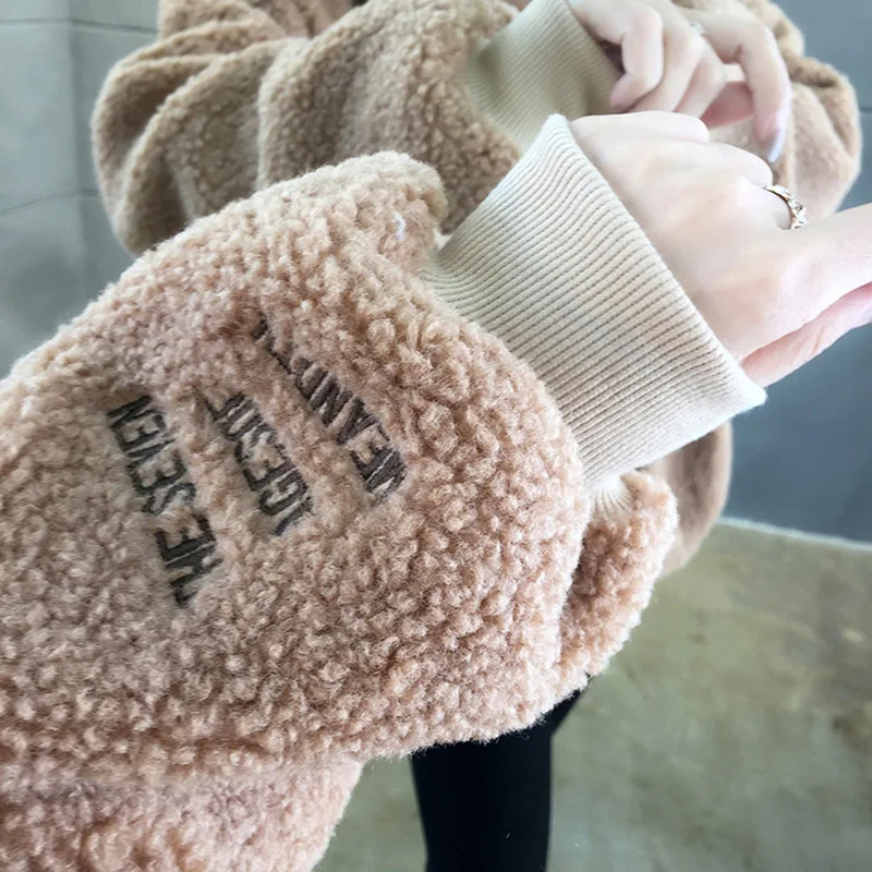 Cashmere thickened lambskin sweater women's autumn and winter clothes letter loose cashmere coat hooded top WSW24
Cashmere thickened lambskin sweater women's autumn and winter clothes letter loose cashmere coat hooded top WSW24