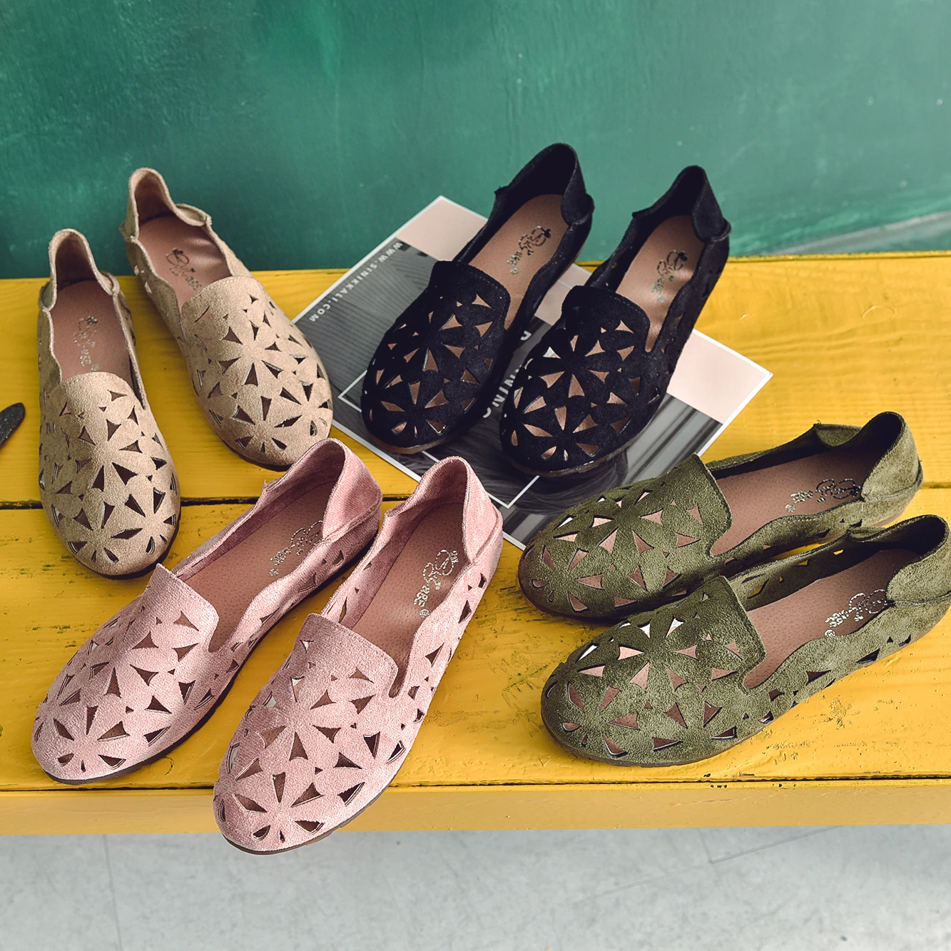 Summer Women Flat Shoes Soft Casual Loafers Female Ballet Flats Sweet Cut Out Suede Slip On Moccasins Breathable Ladies Footwear
Summer Women Flat Shoes Soft Casual Loafers Female Ballet Flats Sweet Cut Out Suede Slip On Moccasins Breathable Ladies Footwear