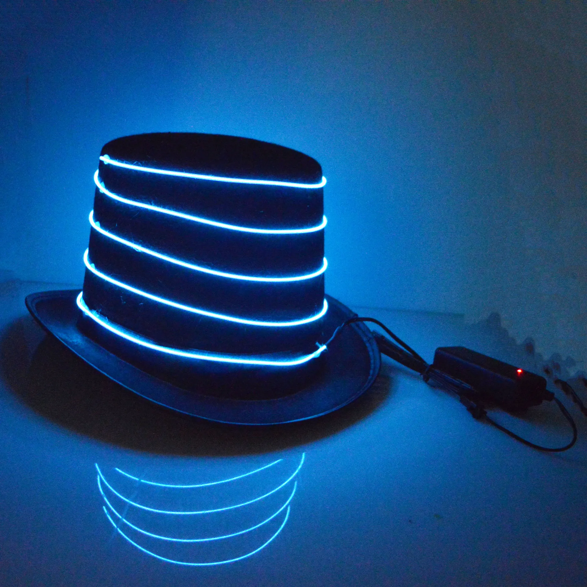2022 New LED Flashing Top Hat Glow in the Dark EL Wire Hats Bar Dance Perofrmance Caps Birthday Rave Party Supplies
2022 New LED Flashing Top Hat Glow in the Dark EL Wire Hats Bar Dance Perofrmance Caps Birthday Rave Party Supplies