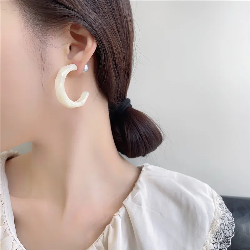 Aestheticism fashion wind restoring ancient ways is yakeli circle earrings in 2021 the new geometry stud earrings 
Aestheticism fashion wind restoring ancient ways is yakeli circle earrings in 2021 the new geometry stud earrings