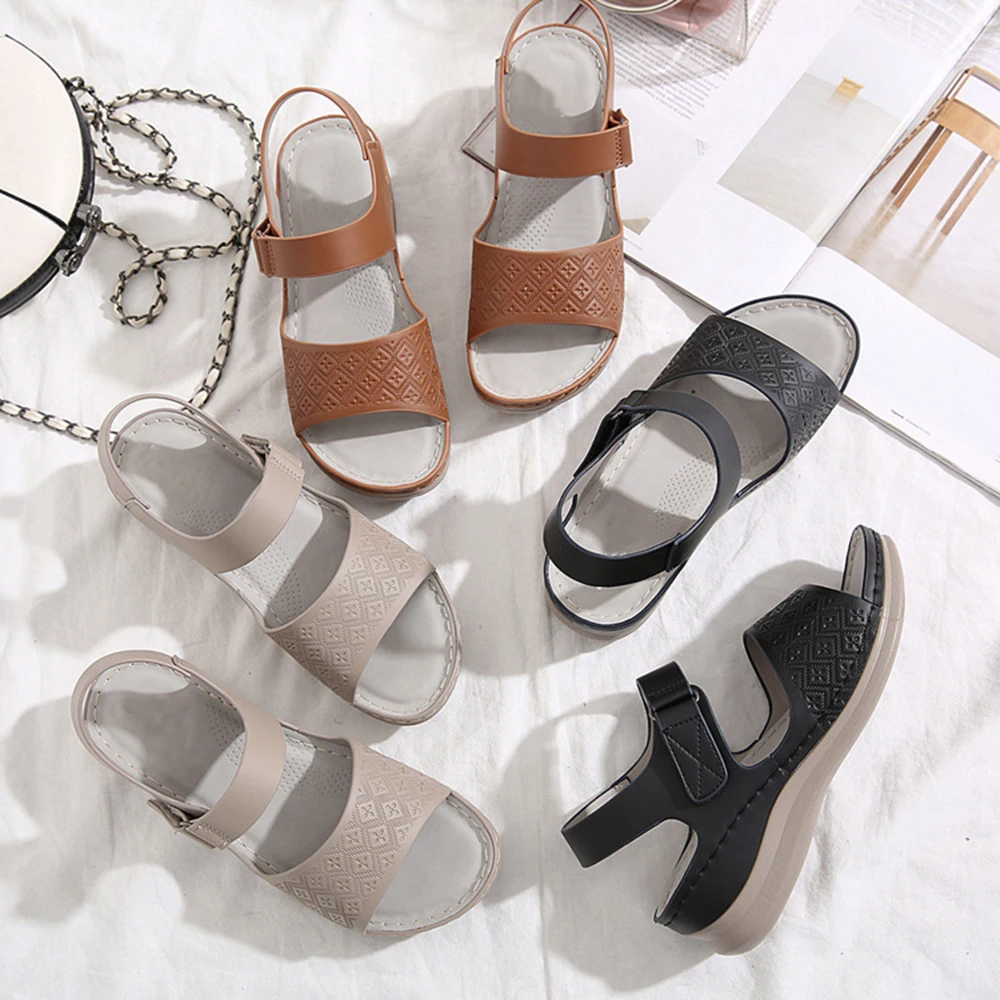 BEYARNE Summer new retro sandals for women car line non-slip light large size wedges comfortable sandals women sandals L025
BEYARNE Summer new retro sandals for women car line non-slip light large size wedges comfortable sandals women sandals L025
