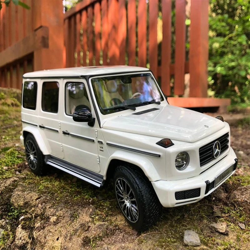 Mercedes-Benz G500 Model AUTOart 1:18 High-end Collection 2016 Mercedes-Benz G500 Simulation Chem Limited Edition Genuine
Mercedes-Benz G500 Model AUTOart 1:18 High-end Collection 2016 Mercedes-Benz G500 Simulation Chem Limited Edition Genuine