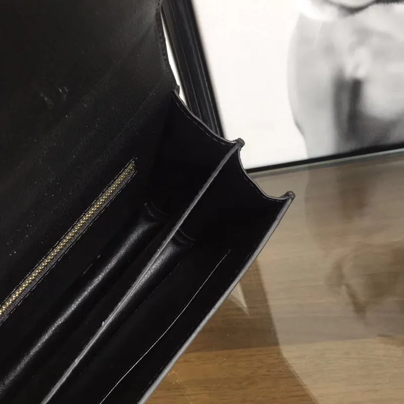 2021 new classic fashion ladies leather small square bag, shoulder bag, cross-body bag, multi-color optional
2021 new classic fashion ladies leather small square bag, shoulder bag, cross-body bag, multi-color optional