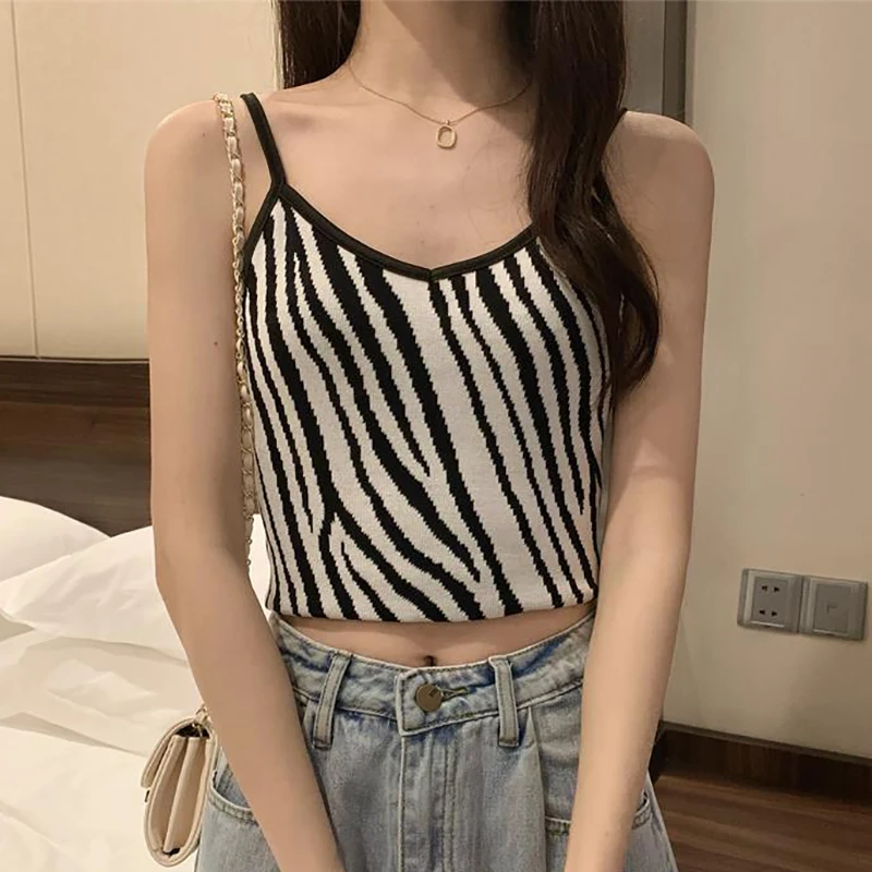 Knitting Tank Tops Womens Summer New Slim Thin V Neck Casual Short Cropped Feminino Striped Stretch Sleeveless Camisole Female
Knitting Tank Tops Womens Summer New Slim Thin V Neck Casual Short Cropped Feminino Striped Stretch Sleeveless Camisole Female