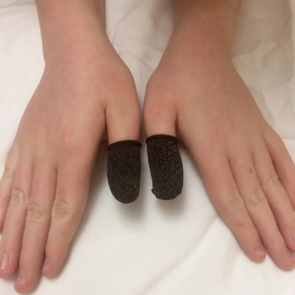 Professional Thumb Non-Slip Ultra-Thin Game Finger Sleeve Touch Screen Non-Slip And Sweat-Proof Finger Cot
Professional Thumb Non-Slip Ultra-Thin Game Finger Sleeve Touch Screen Non-Slip And Sweat-Proof Finger Cot