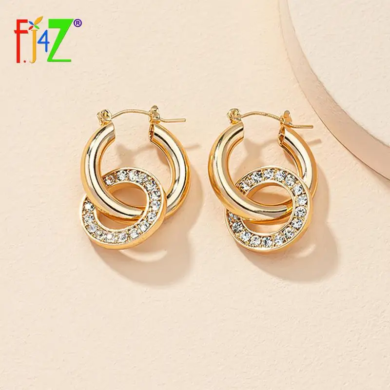 F.J4Z 2022 Trendy Zircon Hoop Earrings Brand New Round O Earrings For Women серьги висячие Gift Jewelries бижутерия для женщин 
F.J4Z 2022 Trendy Zircon Hoop Earrings Brand New Round O Earrings For Women серьги висячие Gift Jewelries бижутерия для женщин
