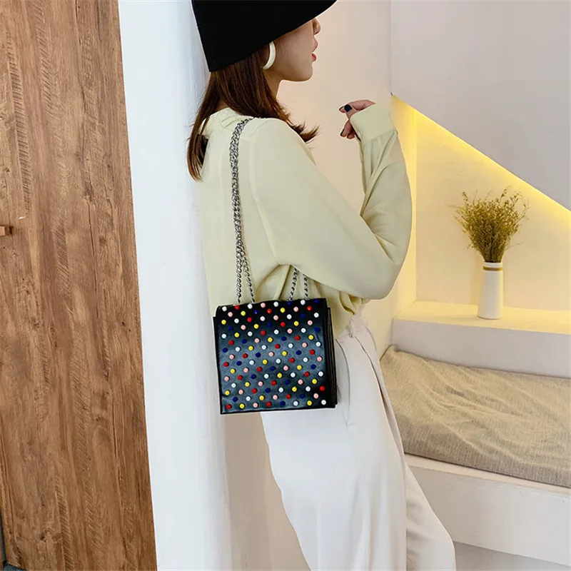 2020 New Colorful Rivet Small Square Bags Summer Niche Design Fashion Chain Shoulder Messenger Bags Women Purse and Handbags
2020 New Colorful Rivet Small Square Bags Summer Niche Design Fashion Chain Shoulder Messenger Bags Women Purse and Handbags