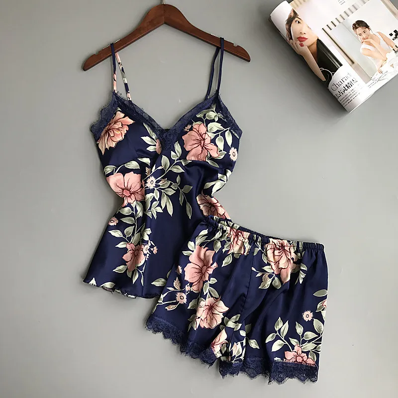 Sleep Lounge Women Pajamas Set Sexy Satin Sleepwear Silk 2 Pieces Pyjama Femme Flower Pajamas Pijama with Chest Pad
Sleep Lounge Women Pajamas Set Sexy Satin Sleepwear Silk 2 Pieces Pyjama Femme Flower Pajamas Pijama with Chest Pad