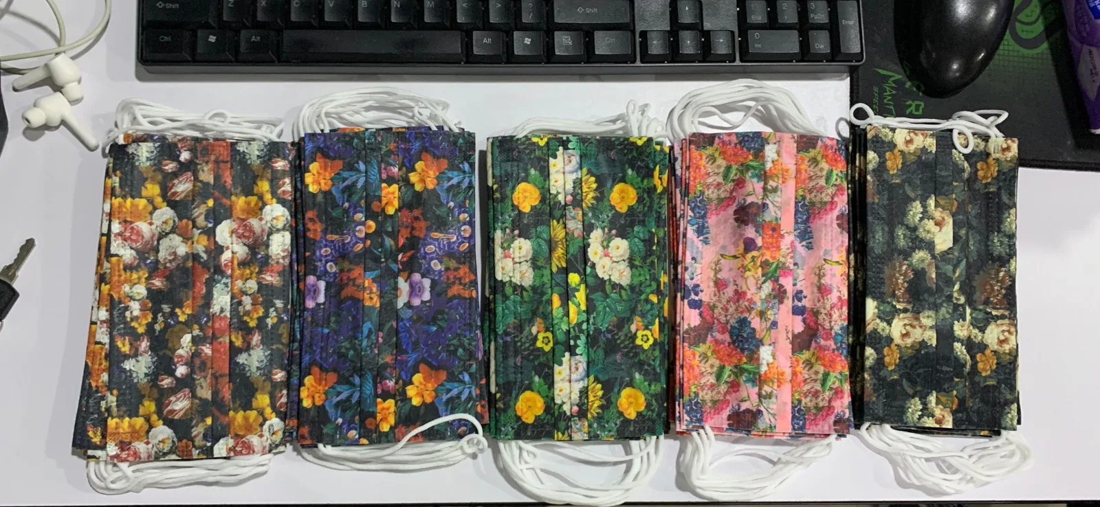 Flower Print Disposable Black Masks 3 Layer Face Mask Filter Floral Facial Mouth Mask Adult Mascarillas Mascara Mouth Cap 50pcs
Flower Print Disposable Black Masks 3 Layer Face Mask Filter Floral Facial Mouth Mask Adult Mascarillas Mascara Mouth Cap 50pcs