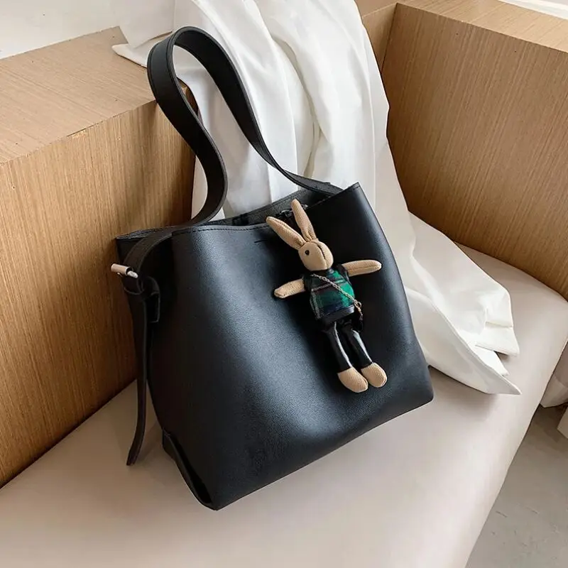 New fashion ladies bag daily shoulder bag soft surface PU handbag casual shopping bag women bucket bags
New fashion ladies bag daily shoulder bag soft surface PU handbag casual shopping bag women bucket bags