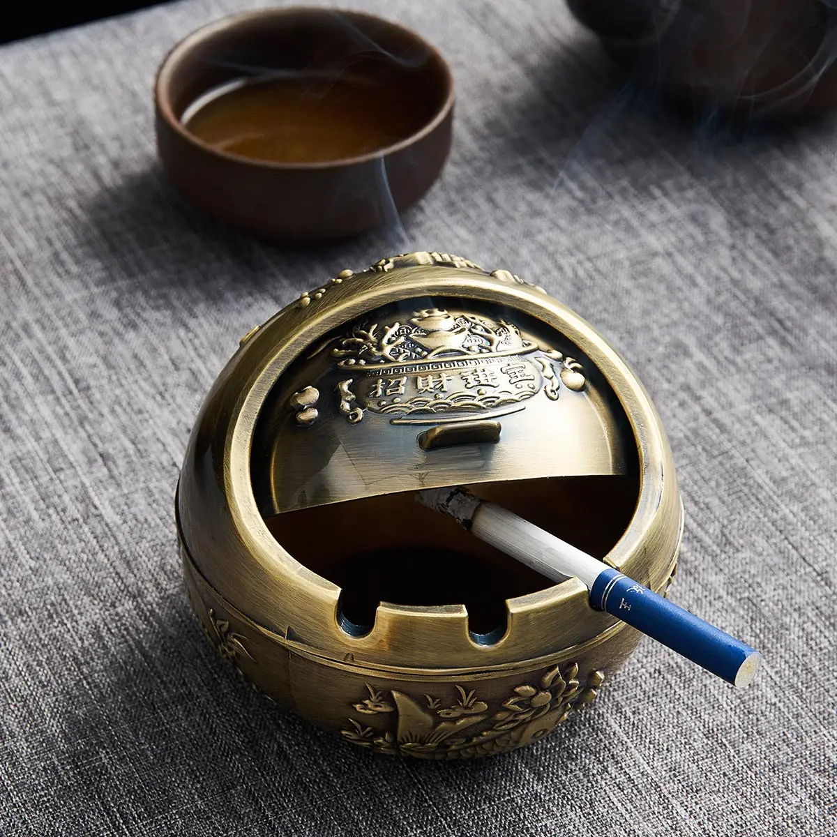 Creative retro style ashtray ornaments home decoration living room tea table TV cabinet office room table decoration
Creative retro style ashtray ornaments home decoration living room tea table TV cabinet office room table decoration