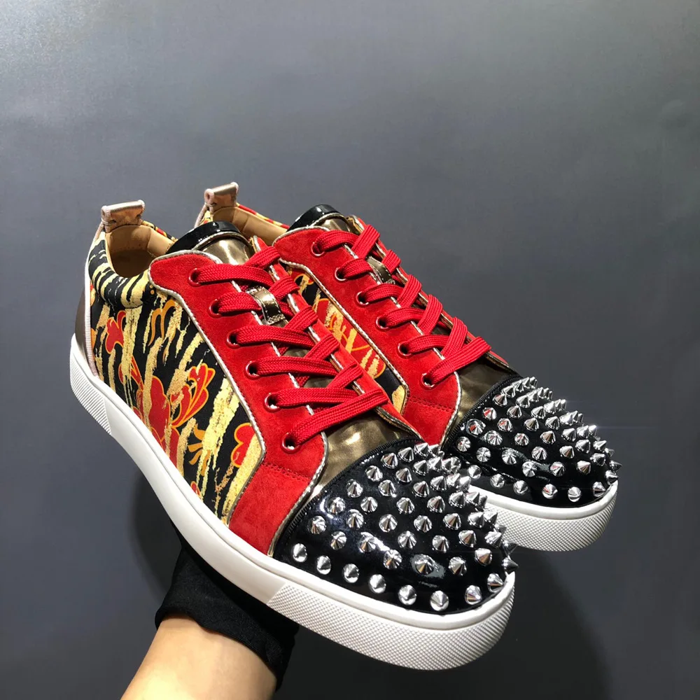 Luxury Low Top Red Bottoms Shoes Men Toecap Silver Rivets Leather New Flower Pattern Fashion Ladies Casual Flats Sports Loafers
Luxury Low Top Red Bottoms Shoes Men Toecap Silver Rivets Leather New Flower Pattern Fashion Ladies Casual Flats Sports Loafers