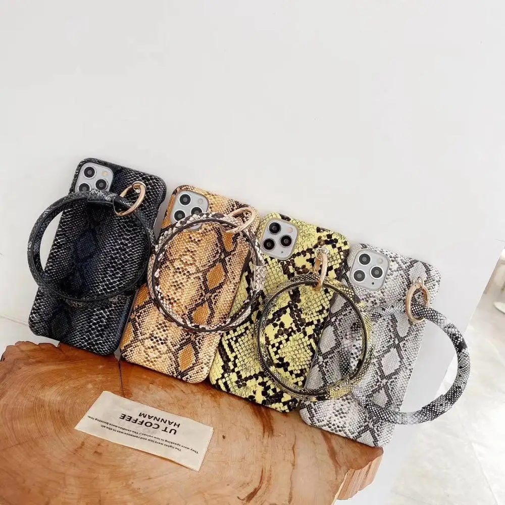 Luxury Snake skin leather case for iphone 12 12pro 11 11Pro Max XR X XS Max 7 8 Plus SE Retro bracelet ring case Matte case capa
Luxury Snake skin leather case for iphone 12 12pro 11 11Pro Max XR X XS Max 7 8 Plus SE Retro bracelet ring case Matte case capa