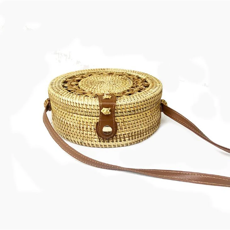 2020 New Round Rattan Bag Summer Straw Button Handmade Woven Beach Shoulder Bag For Women Cross Body Tote Bali Bohemian Bolsa
2020 New Round Rattan Bag Summer Straw Button Handmade Woven Beach Shoulder Bag For Women Cross Body Tote Bali Bohemian Bolsa