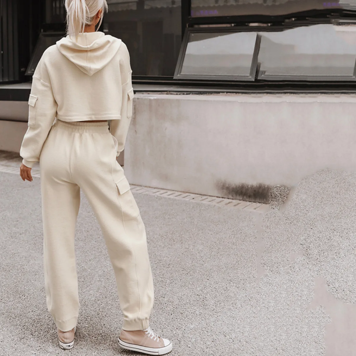 2021 Women Hoodies and Sweatpants Tracksuits Female casual sports suit 2 piece Long sleeve Short Pullovers hooded and Long pants
2021 Women Hoodies and Sweatpants Tracksuits Female casual sports suit 2 piece Long sleeve Short Pullovers hooded and Long pants