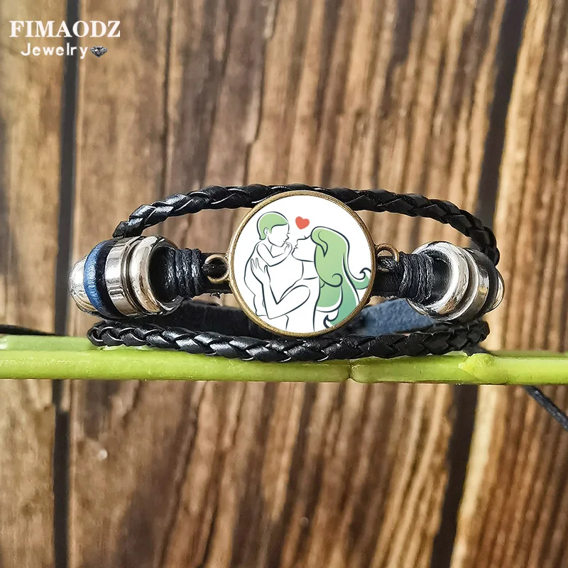 Custom Bracelet for Men Personalized Photo Of Mom Dad Baby Name Football Handmade Leather Bracelets Teacher's Father's Day Gift
Custom Bracelet for Men Personalized Photo Of Mom Dad Baby Name Football Handmade Leather Bracelets Teacher's Father's Day Gift