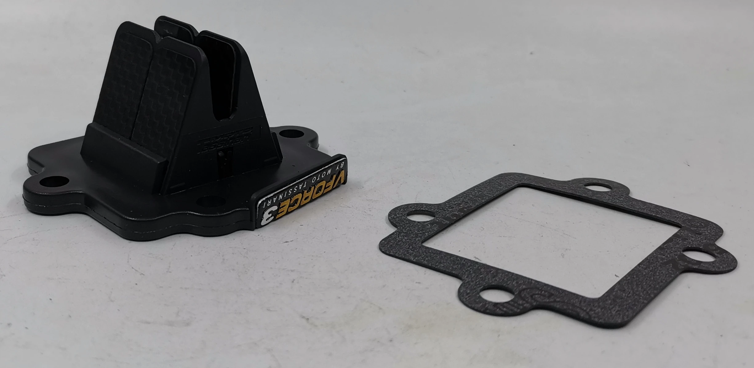 Reed Valve V352A V-Force 3 Carbon Fiber For Min Horiz. Yamaha 50 YQ Aerox R E2 2003-2012 And YAMAHA JOG 50 CY50 V352B For 50cc
Reed Valve V352A V-Force 3 Carbon Fiber For Min Horiz. Yamaha 50 YQ Aerox R E2 2003-2012 And YAMAHA JOG 50 CY50 V352B For 50cc