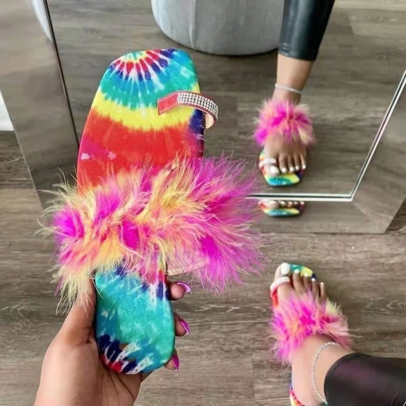 Rhinestone Furry Slides Slippers Flat Sexy Faux Fur Toe Ring Women Sandals Casual Summer Outdoor Fluffy Female Flip Flops Shoes
Rhinestone Furry Slides Slippers Flat Sexy Faux Fur Toe Ring Women Sandals Casual Summer Outdoor Fluffy Female Flip Flops Shoes