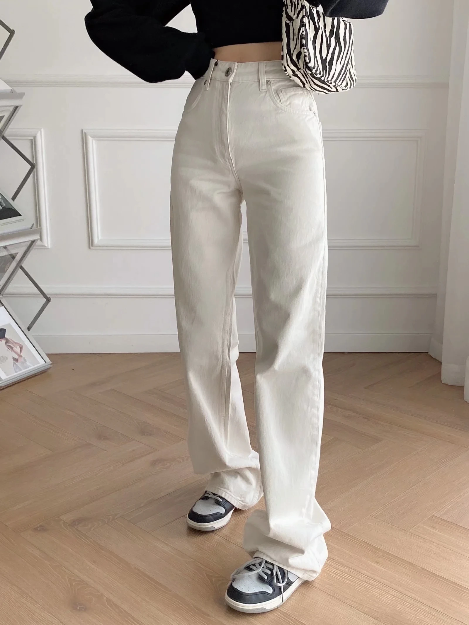 KRSB Autumn Women's Za 2021 White High Waist Slim Denim Pocket Straight Long Jeans Casual Street Style
KRSB Autumn Women's Za 2021 White High Waist Slim Denim Pocket Straight Long Jeans Casual Street Style