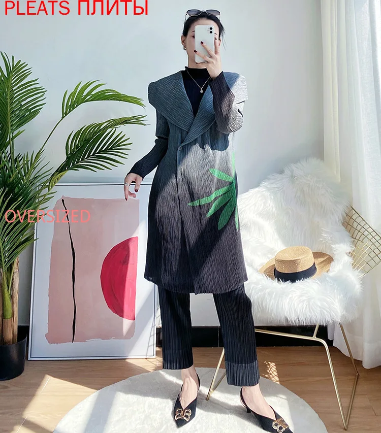 MIYAKE Fold Gradient Color Royal Sister Temperament a Buckle Windbreaker Coat Medium Long Spot Pleats Trench Coat
MIYAKE Fold Gradient Color Royal Sister Temperament a Buckle Windbreaker Coat Medium Long Spot Pleats Trench Coat