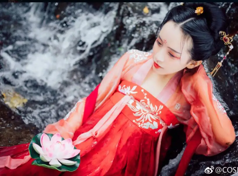 Китайско-Стиль красные Hanfu; Сетчатая ткань; Китайское платье-Женское платье и девушка платье сказочной принцессы традиционный костюм HanFu Tang ...
Китайско-Стиль красные Hanfu; Сетчатая ткань; Китайское платье-Женское платье и девушка платье сказочной принцессы традиционный костюм HanFu Tang ...