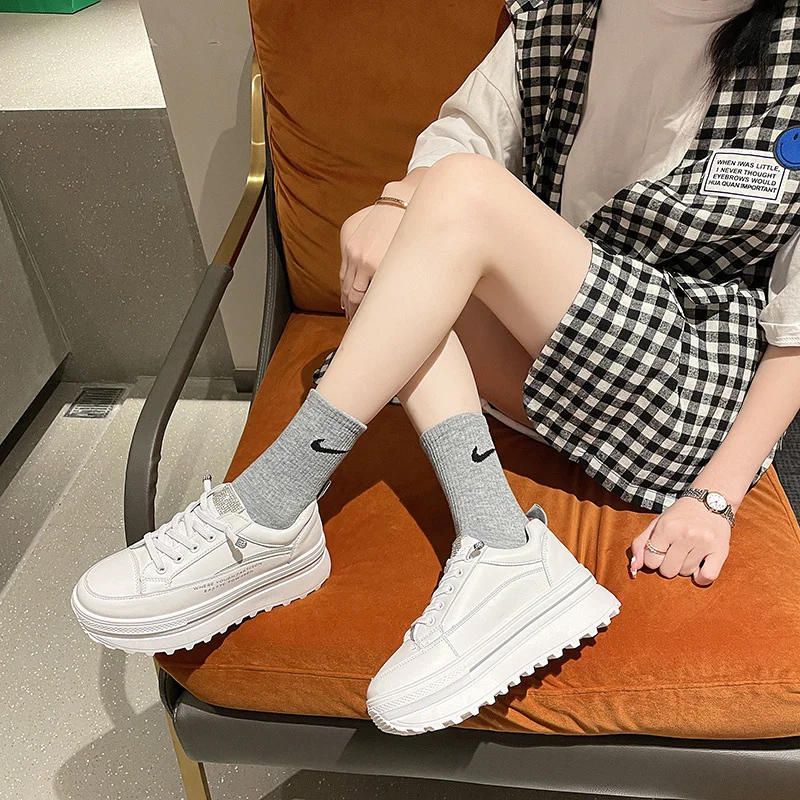White Sneakers Women Chunky Shoes Height Increasing Platform Sneakers Women 2021 Fashion Ladies Vulcanized Shoes Basket Femme
White Sneakers Women Chunky Shoes Height Increasing Platform Sneakers Women 2021 Fashion Ladies Vulcanized Shoes Basket Femme