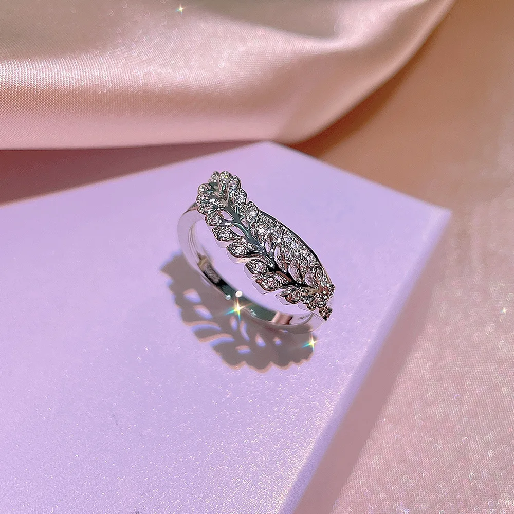Trendy Feather Design Women 925 Sterling Silver Cubic Zirconia Wedding Engagement Rings Eternity Band Valentine Day Finger Ring
Trendy Feather Design Women 925 Sterling Silver Cubic Zirconia Wedding Engagement Rings Eternity Band Valentine Day Finger Ring