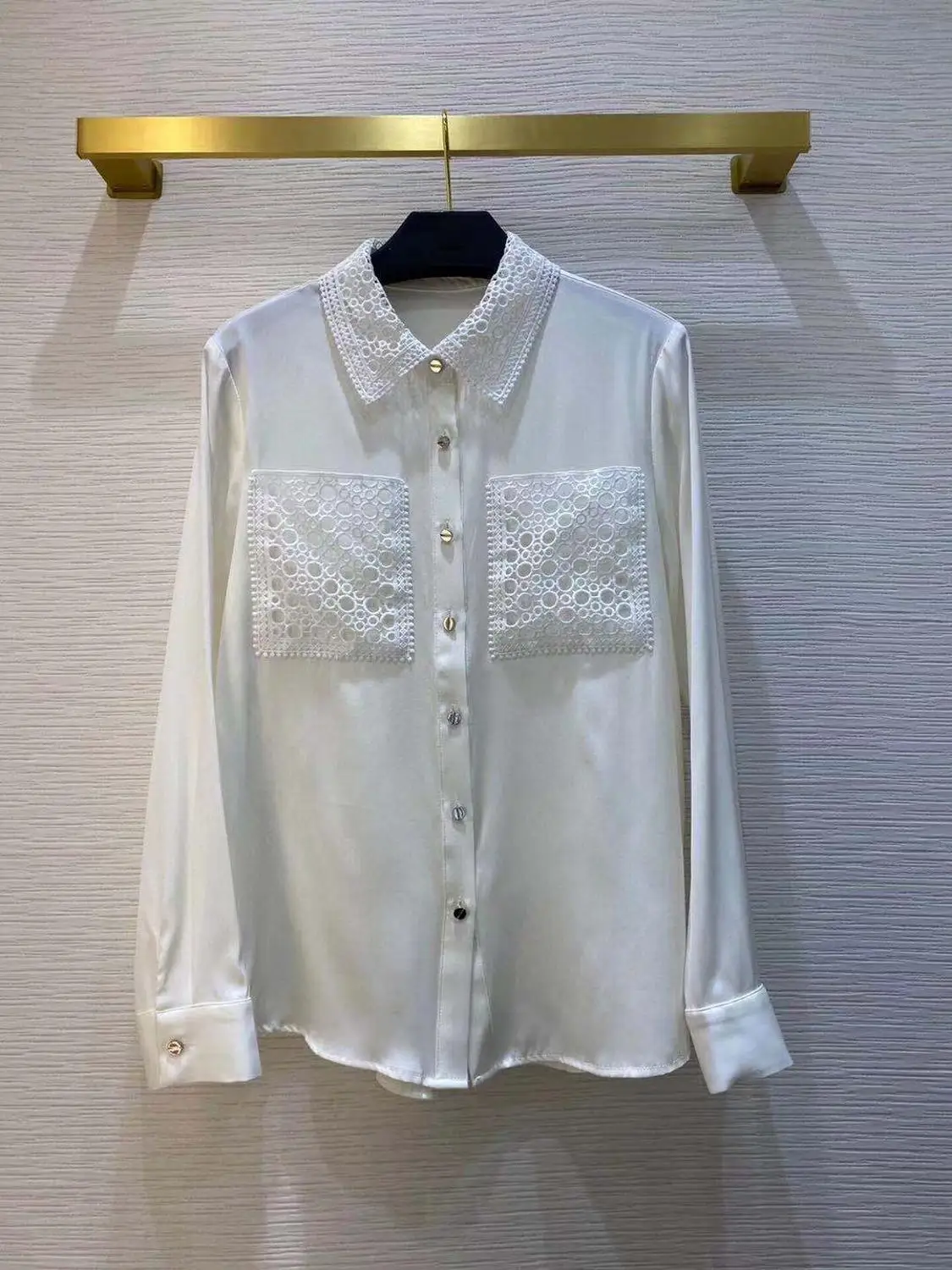 New White / Black Women Blouse Long Sleeve Silk Hollow Out Blouse Lady Casual Single Breasted Turn Down Collar Female Shirt
New White / Black Women Blouse Long Sleeve Silk Hollow Out Blouse Lady Casual Single Breasted Turn Down Collar Female Shirt