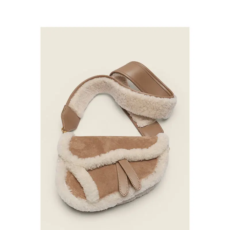 2022 New Product Retro Lamb Hair Caramel Saddle Bag Plush Bag Trend Winter Female Wild Fashion Oblique Bag Christmas Gift
2022 New Product Retro Lamb Hair Caramel Saddle Bag Plush Bag Trend Winter Female Wild Fashion Oblique Bag Christmas Gift