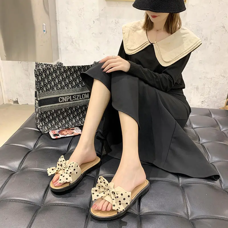 XEJ Autumn and Summer Slippers Female New Bow Net Korean Version of The Trend Students Wear Soft Bottom Non-slip Flip Flops
XEJ Autumn and Summer Slippers Female New Bow Net Korean Version of The Trend Students Wear Soft Bottom Non-slip Flip Flops