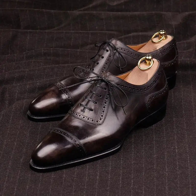 Winter 2021 new business dress shoes men leather gentleman Brock men leather lace-up shoes trendy dress shoes British styl 210
Winter 2021 new business dress shoes men leather gentleman Brock men leather lace-up shoes trendy dress shoes British styl 210