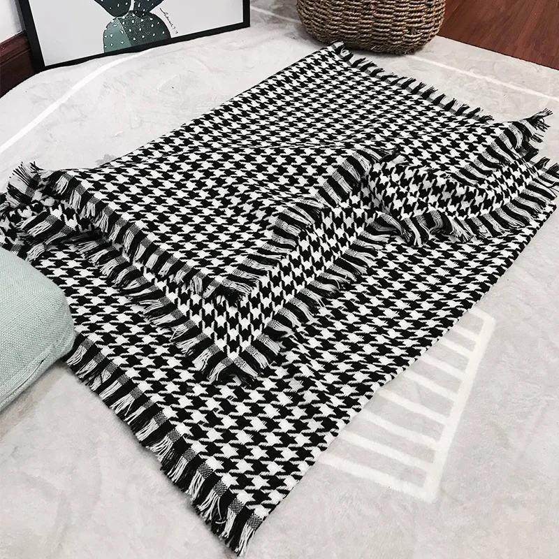 Warm Imitation Cashmere Women's Cape Cape Classic Black and White Check Simple Versatile Long Thousand Bird Check Scarf Korean 
Warm Imitation Cashmere Women's Cape Cape Classic Black and White Check Simple Versatile Long Thousand Bird Check Scarf Korean
