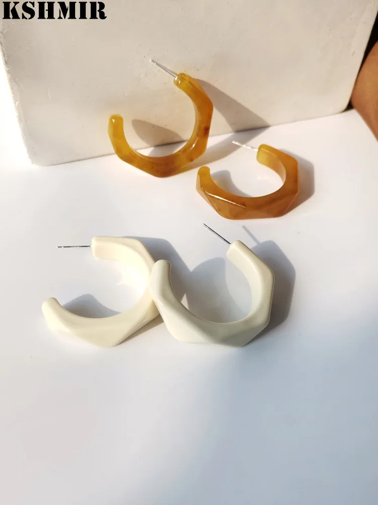 kshmir S925 vintage fashion earring Femininity earrings drop C word ear ring resin earrings 2020
kshmir S925 vintage fashion earring Femininity earrings drop C word ear ring resin earrings 2020