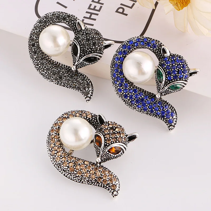 New Arrival Rhinestone Fox Brooches For Women Enamel Animal Pin Brooch 3 Colors Available Winter Design Coat Jewelry Wholesale
New Arrival Rhinestone Fox Brooches For Women Enamel Animal Pin Brooch 3 Colors Available Winter Design Coat Jewelry Wholesale