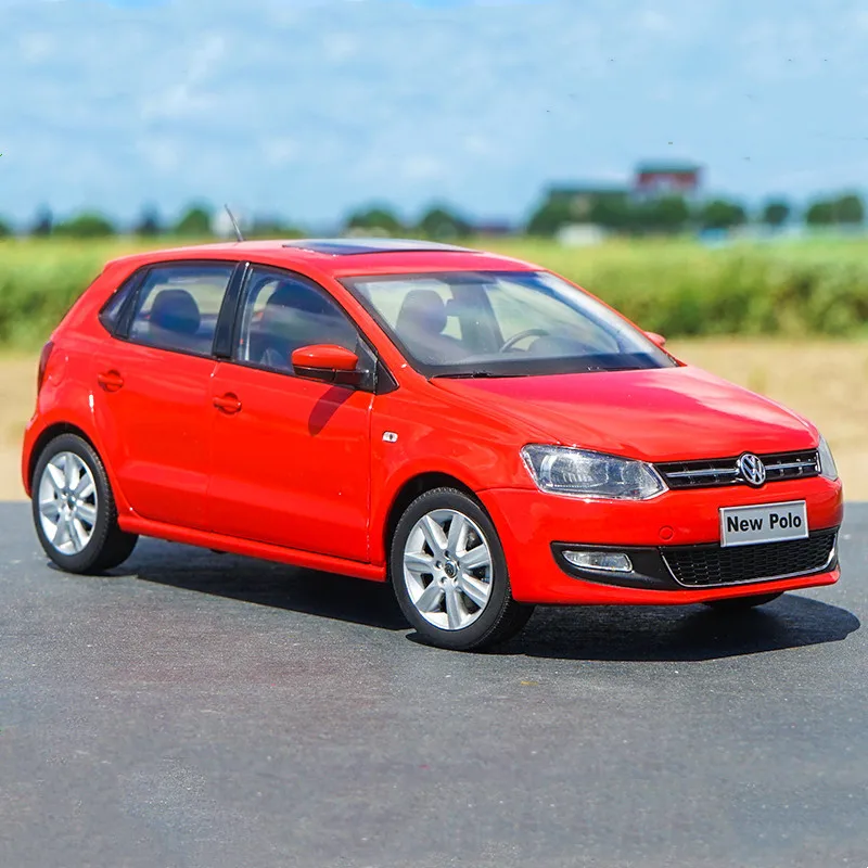 Модель автомобиля из 1/18 сплава, оригинальная коллекция VW POLO 2013, украшение, праздничный подарок
Модель автомобиля из 1/18 сплава, оригинальная коллекция VW POLO 2013, украшение, праздничный подарок