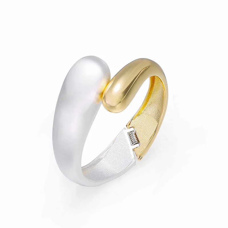ORNAPEADIA Simple Jewelry Double-headed Two-color Stitching All-match Open Alloy Spring Bracelet for Women Bangles with Charms
ORNAPEADIA Simple Jewelry Double-headed Two-color Stitching All-match Open Alloy Spring Bracelet for Women Bangles with Charms
