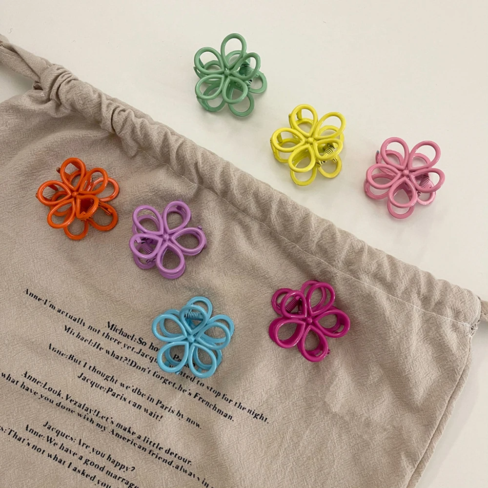 Новейшие летние стили полые Цветочные заколки для волос карамельные цвета мини элегантный зажим для волос для девочек детей
Новейшие летние стили полые Цветочные заколки для волос карамельные цвета мини элегантный зажим для волос для девочек детей