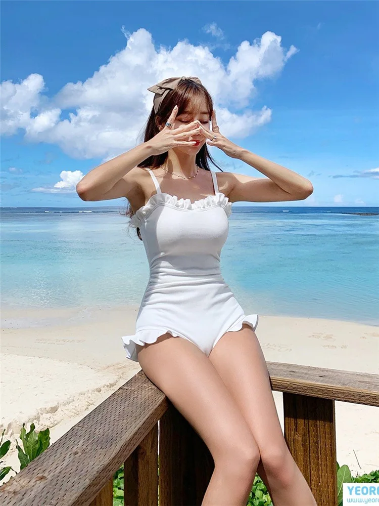 2021 Summer One-piece Swimsuit Feminine Halter Gather Cover Belly Slim 2020 New Sexy Fairy Solid Color Swimwear
2021 Summer One-piece Swimsuit Feminine Halter Gather Cover Belly Slim 2020 New Sexy Fairy Solid Color Swimwear