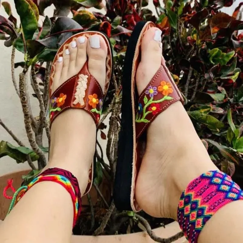 2021 Hot Sale Summer Fashion Women's Simple Synthetic Slippers Flower Decoration Casual Flip Flops Shoes for Woman 1KB155
2021 Hot Sale Summer Fashion Women's Simple Synthetic Slippers Flower Decoration Casual Flip Flops Shoes for Woman 1KB155