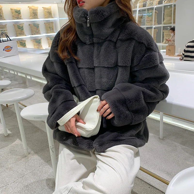 Women's Winter Jacket 2022 Oversized Luxury Eco-coat Plush Coat Korean Warm Long Sleeve Zipper Female Faux Fur Jacket
Women's Winter Jacket 2022 Oversized Luxury Eco-coat Plush Coat Korean Warm Long Sleeve Zipper Female Faux Fur Jacket