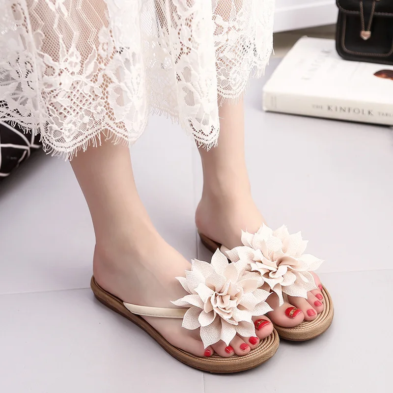 2020 summer new Roman cool slippers female flowers sandals flat with female slippers sandals women slippers shoes
2020 summer new Roman cool slippers female flowers sandals flat with female slippers sandals women slippers shoes