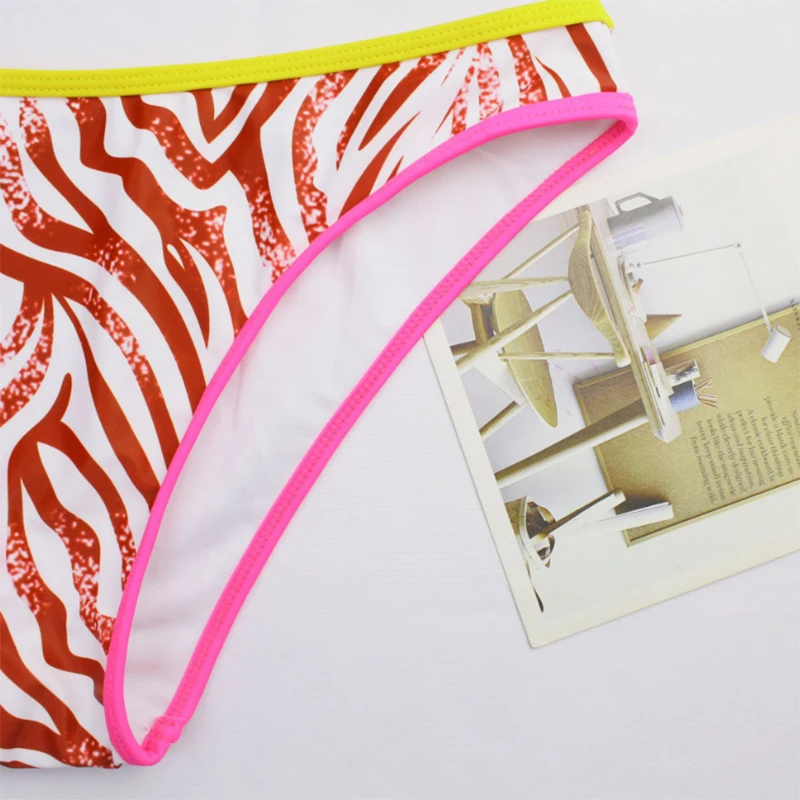 2021 New Summer Fashion Sexy European And American Popular Bikini Beach Leisure Swimsuit Women's 2-piece Suit 
2021 New Summer Fashion Sexy European And American Popular Bikini Beach Leisure Swimsuit Women's 2-piece Suit