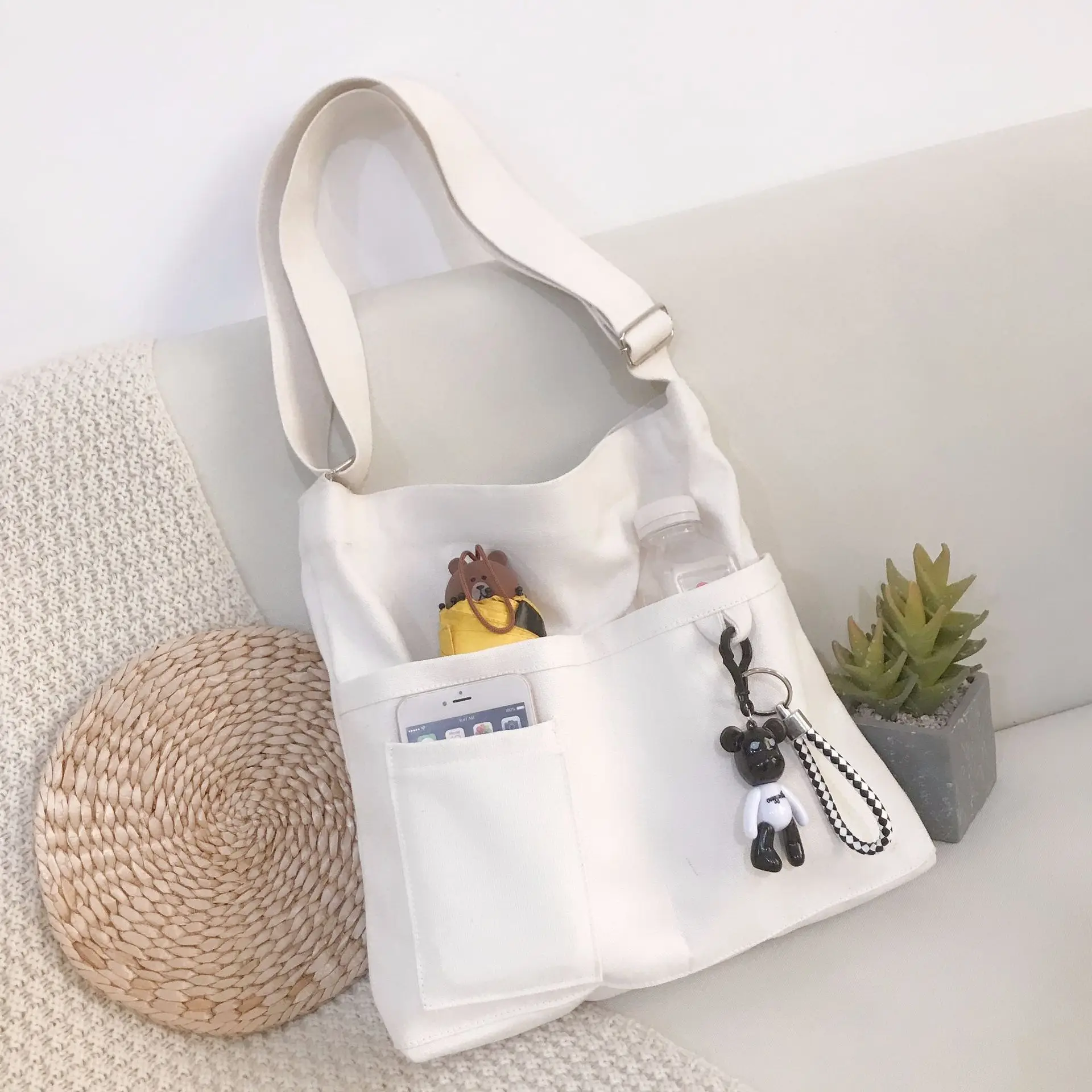 Canvas bag messenger bag literary solid color single shoulder bag college and middle school student bag
Canvas bag messenger bag literary solid color single shoulder bag college and middle school student bag