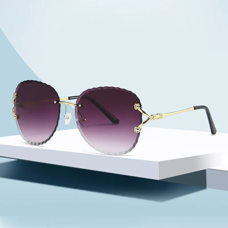 Rimless Gradient sunglasses women 2020 shades for women UV400 sunglasses fashion design female eyewear sun glasses for lady 
Rimless Gradient sunglasses women 2020 shades for women UV400 sunglasses fashion design female eyewear sun glasses for lady