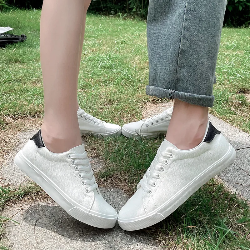 Solid White Men Casual Shoes PU Leather Men Sneakers Fashion Male Walking Shoes Breathable Unisex Couple Footwear High Quality
Solid White Men Casual Shoes PU Leather Men Sneakers Fashion Male Walking Shoes Breathable Unisex Couple Footwear High Quality